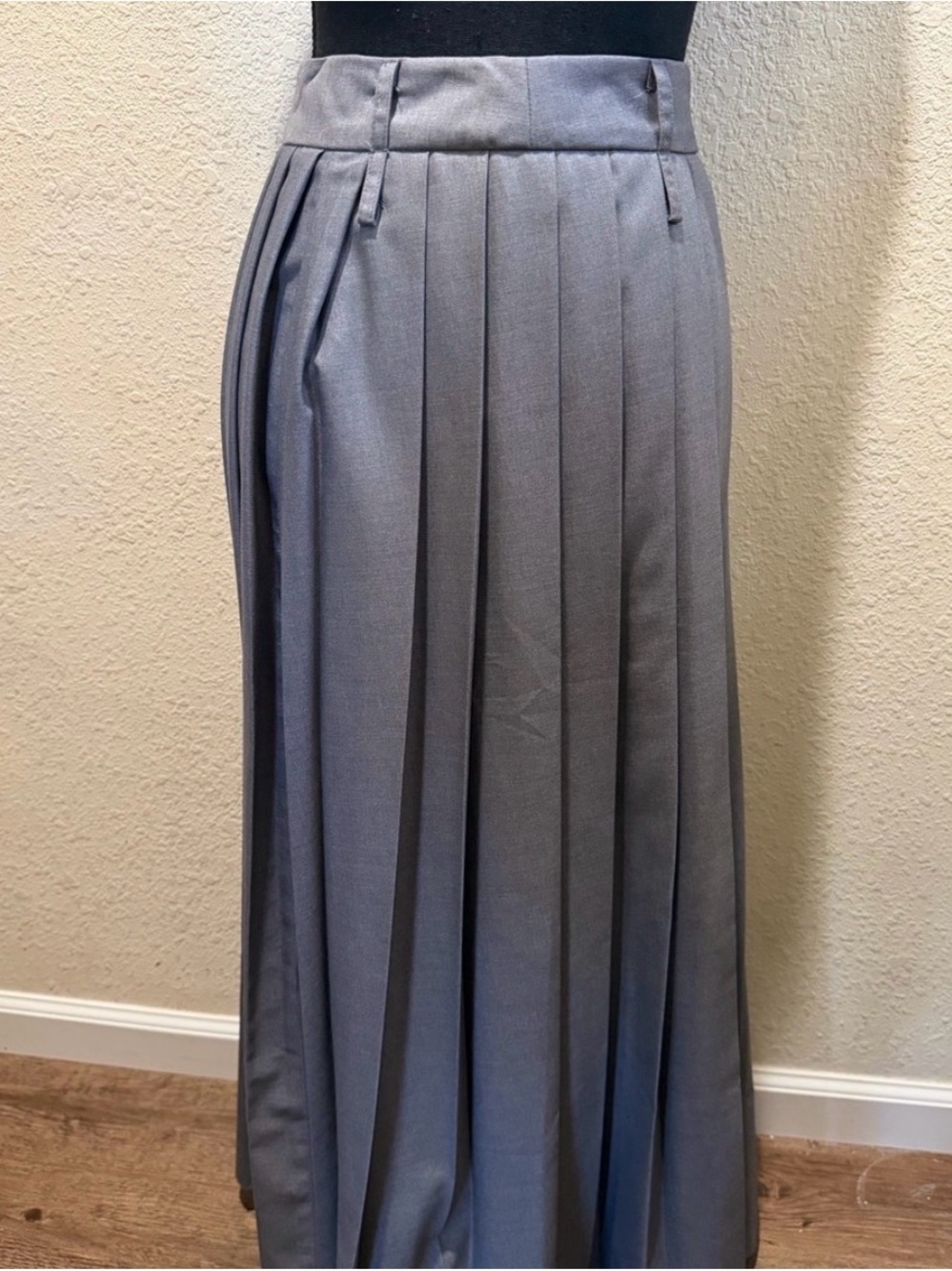 Gray Pleated Midi Skirt with a High Slit - Picture 2 of 7